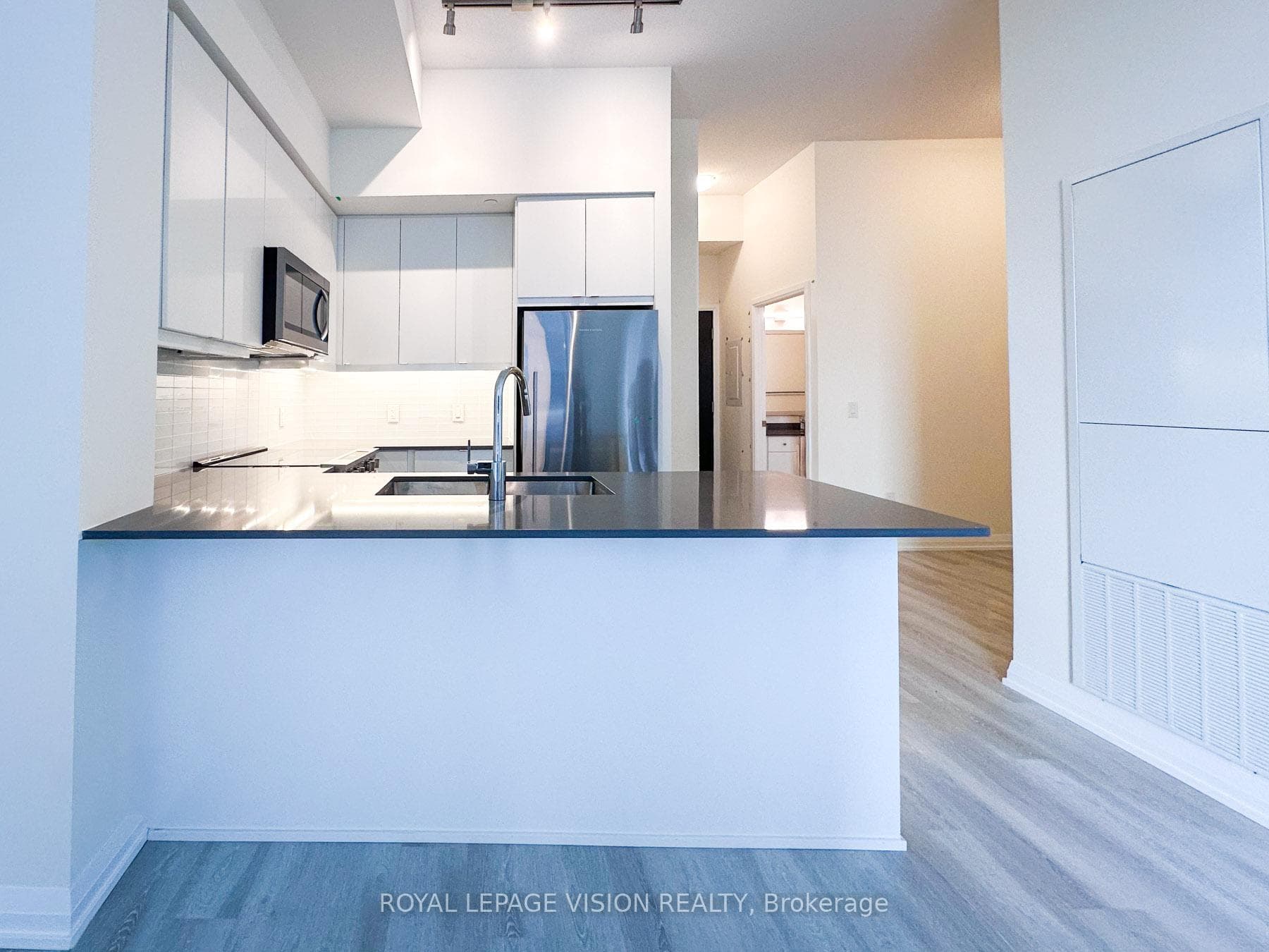 3260 Sheppard Avenue Unit 909 photo 7