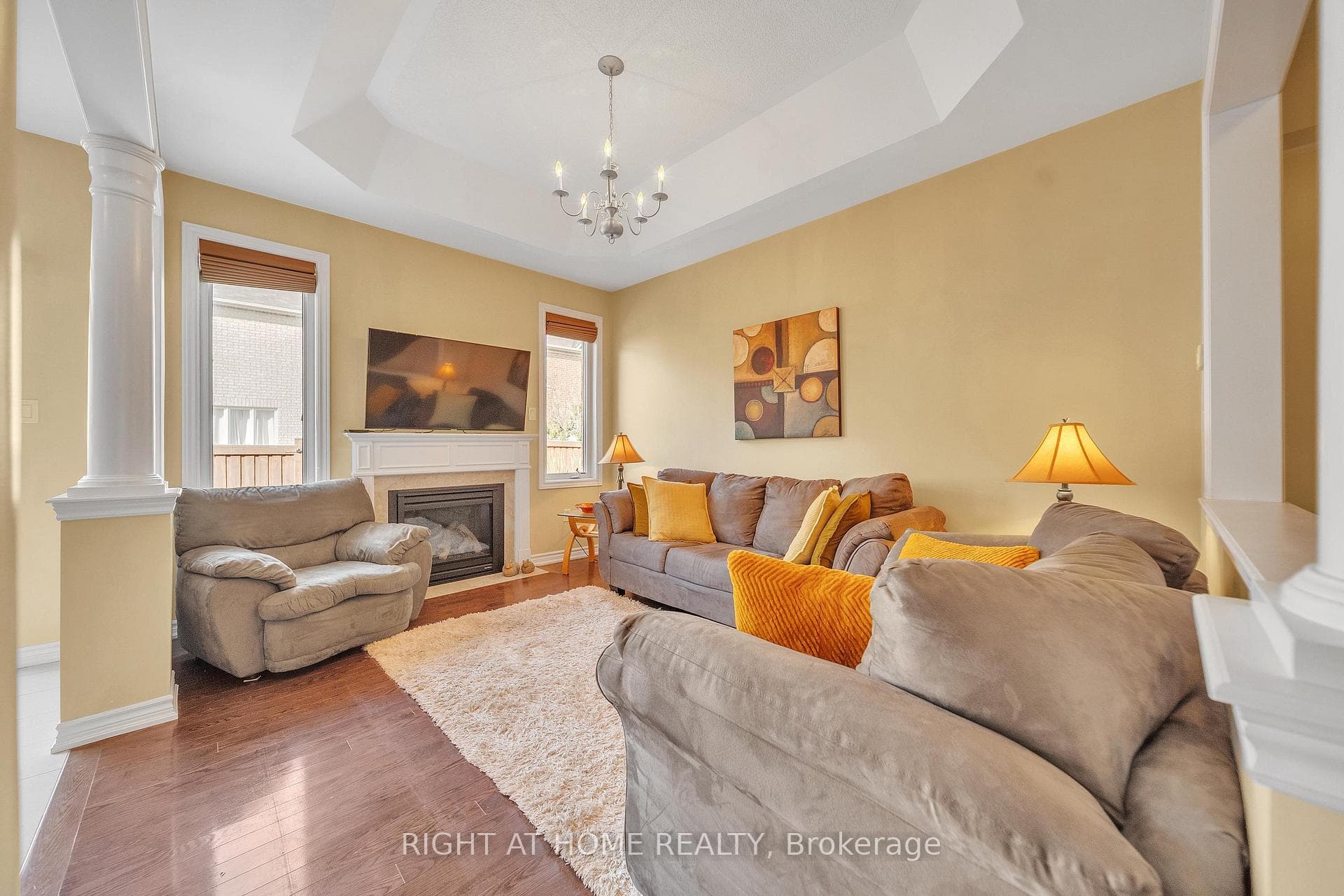 16 Sewell Crescent photo 14