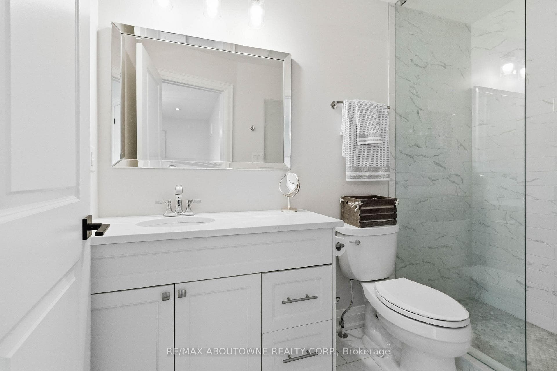 2228 Jillian Lane photo 20