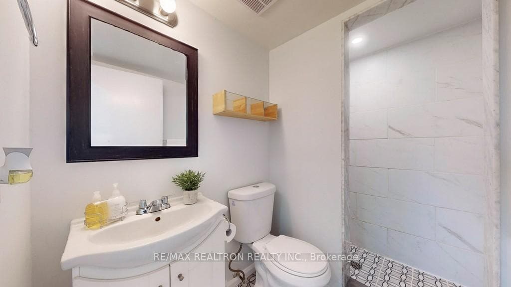 75 Weldrick Road Unit 818 photo 30
