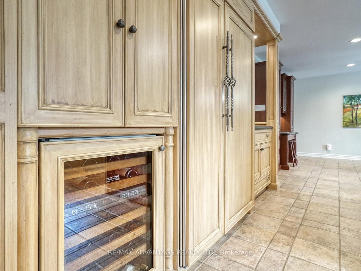 110 Whiteacres Drive photo 13