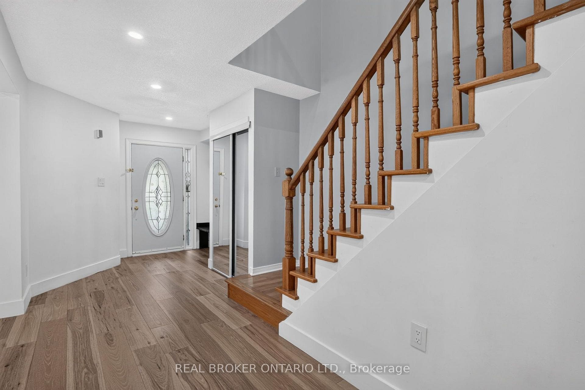1491 Evenside Crescent photo 17