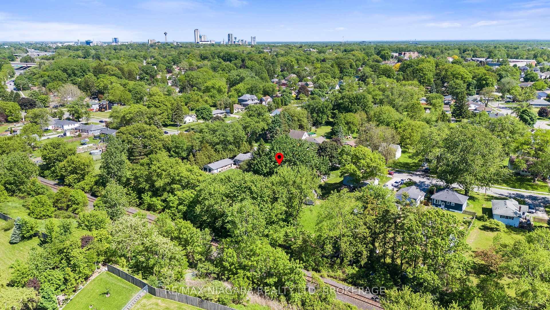 7931 Watson Street photo 32