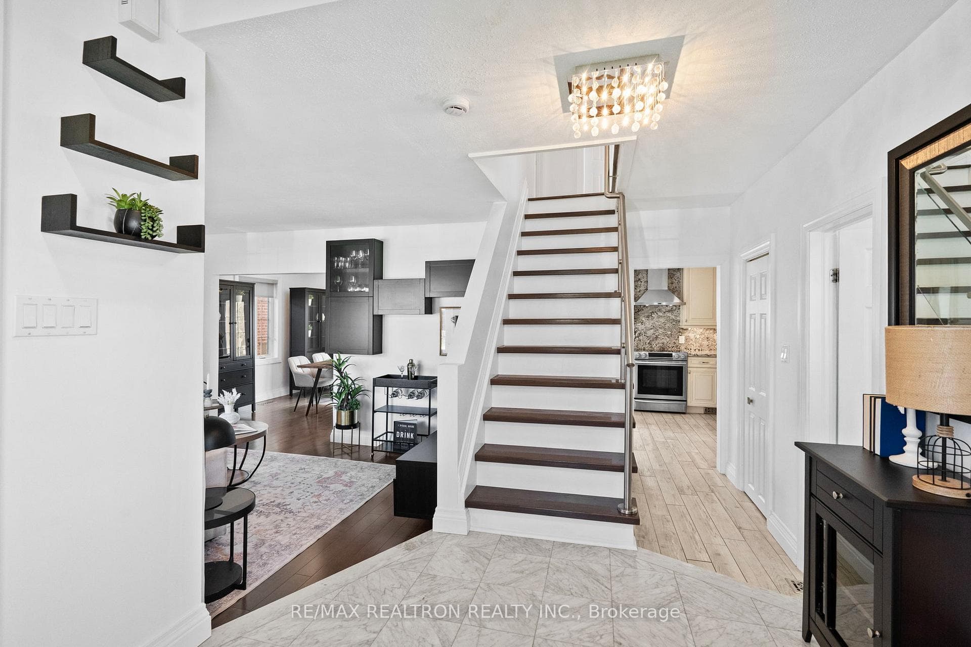 12 Gooderham Drive photo 17