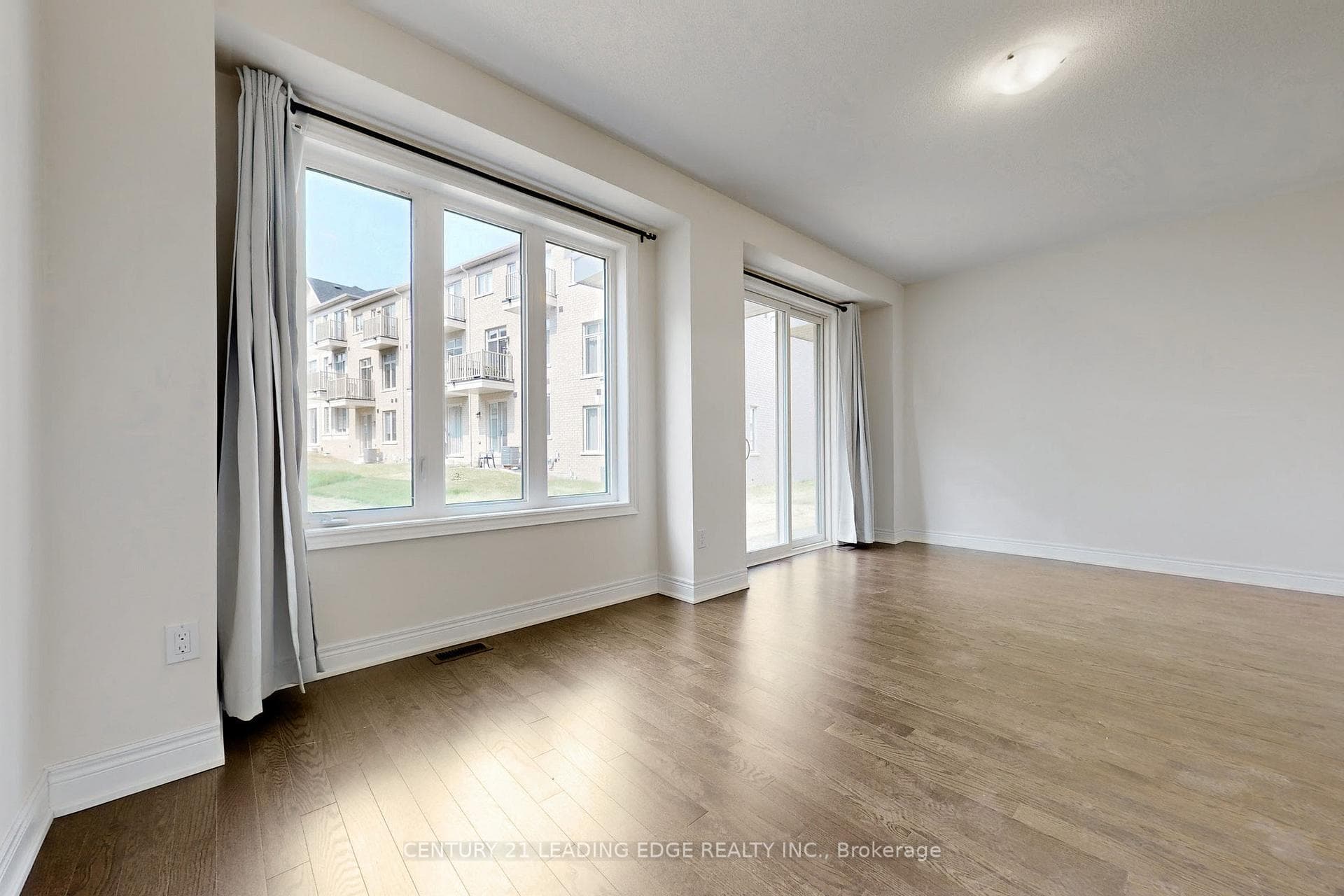 24 Phillipsen Way photo 7