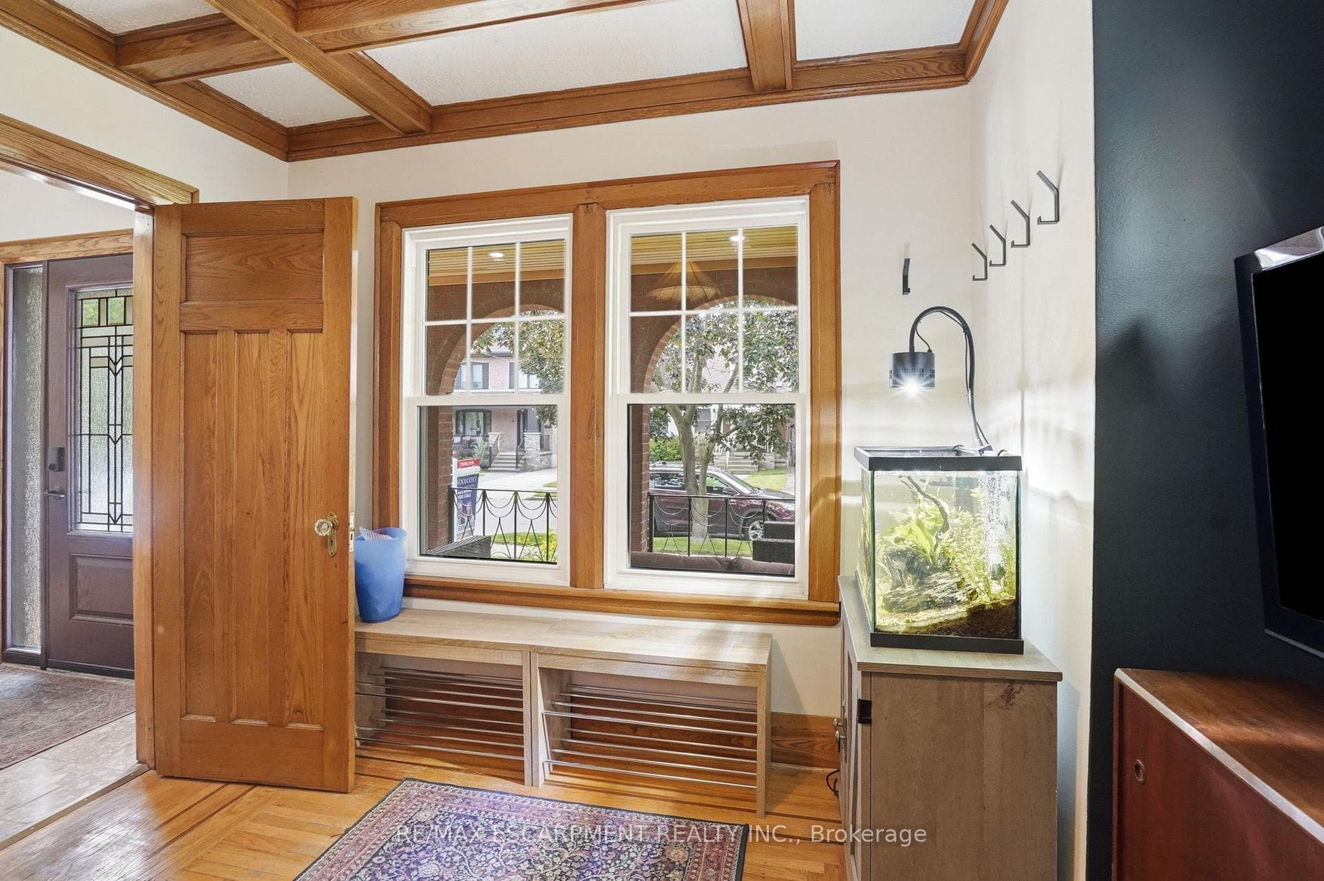 17 Tuxedo Avenue photo 6