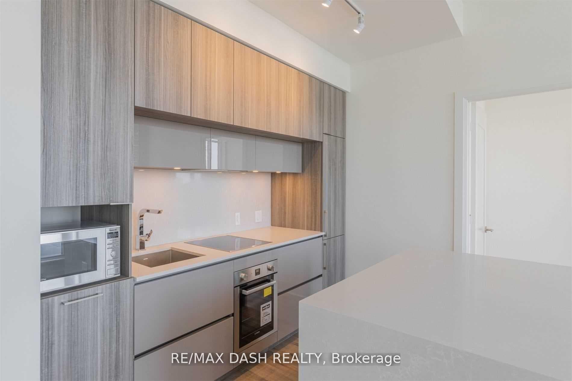 151 Avenue Road Unit 801 photo 23