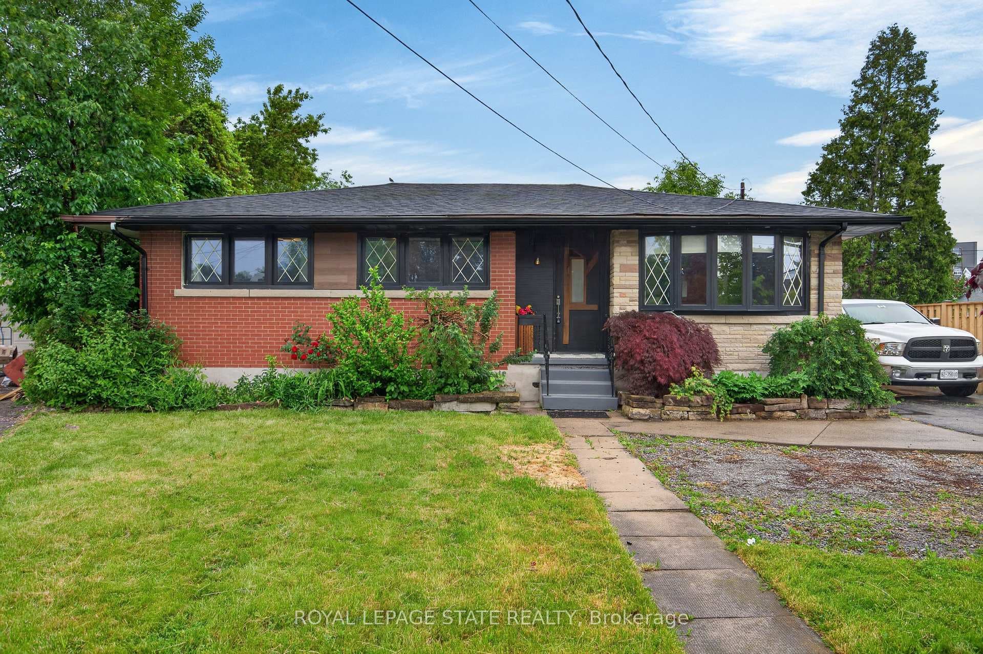 33 Kenwood Crescent photo 1