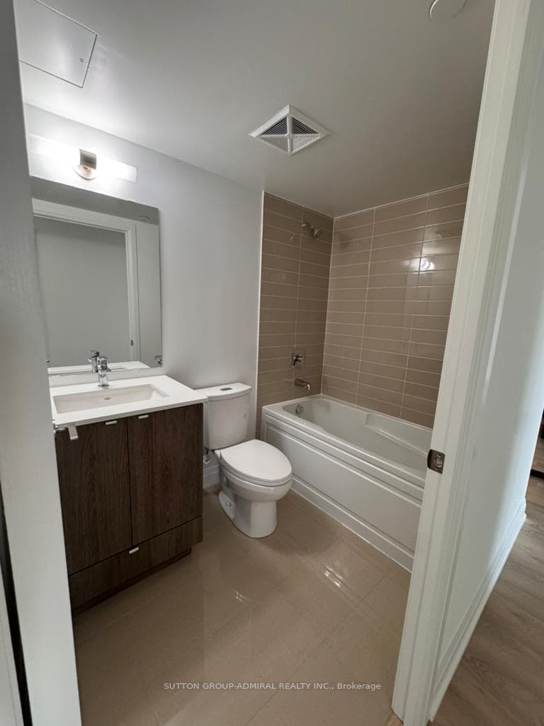 1461 Lawrence Avenue Unit 304 photo 10