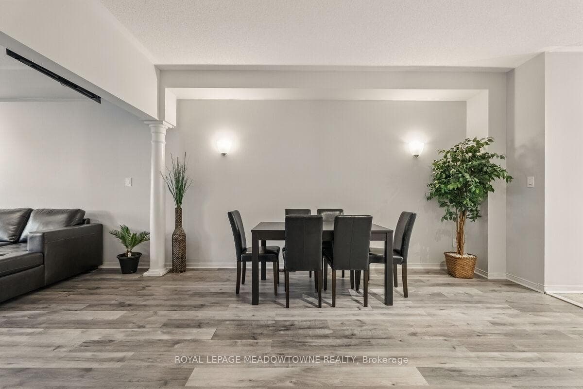 1268 Cartmer Way photo 9