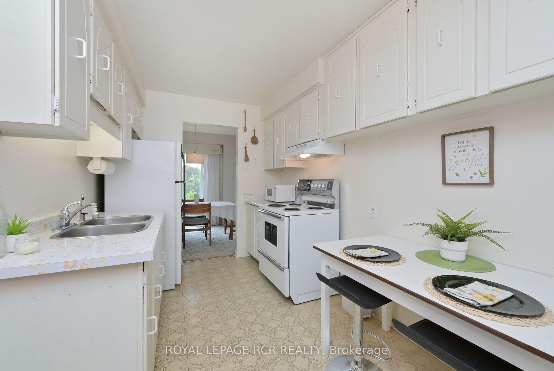 156 Parkview Drive photo 8