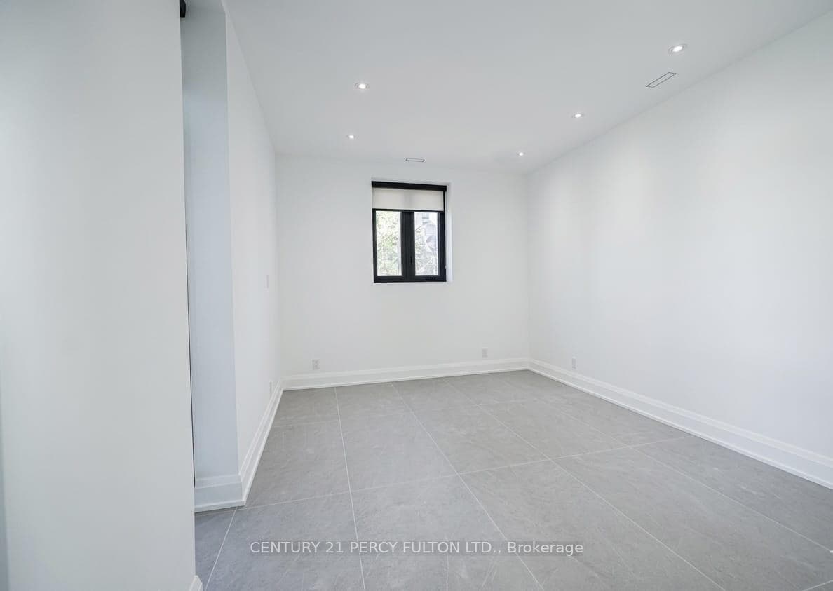 5 Robert Street photo 12