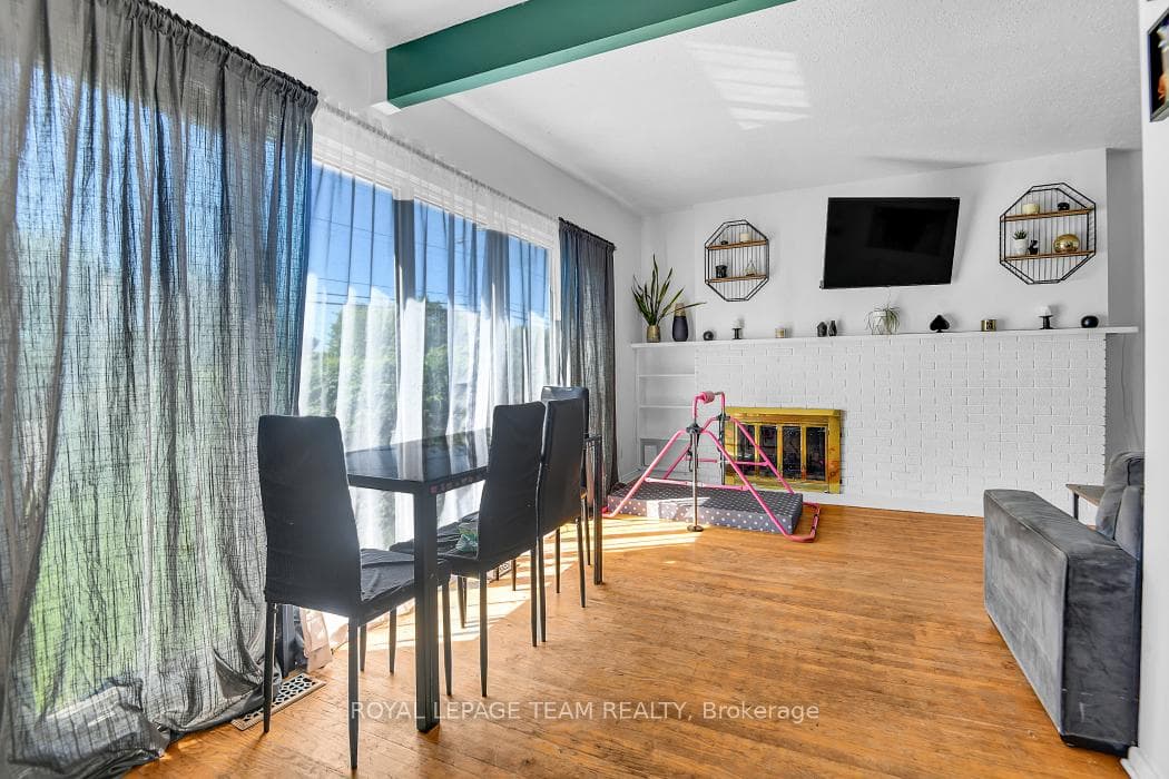 2383 Walkley Road photo 8