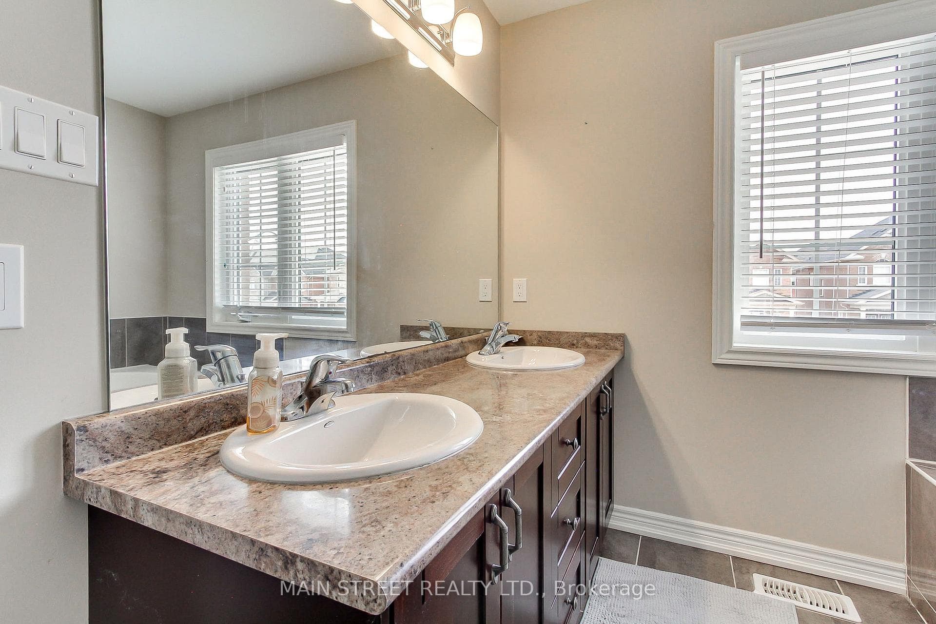 42 Prosser Crescent photo 20