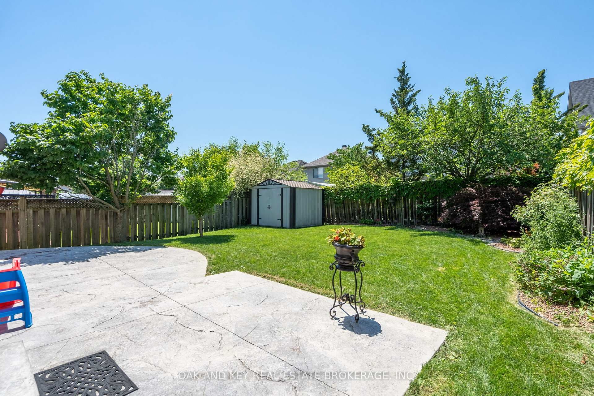 769 RUSHBROOK Crescent photo 33
