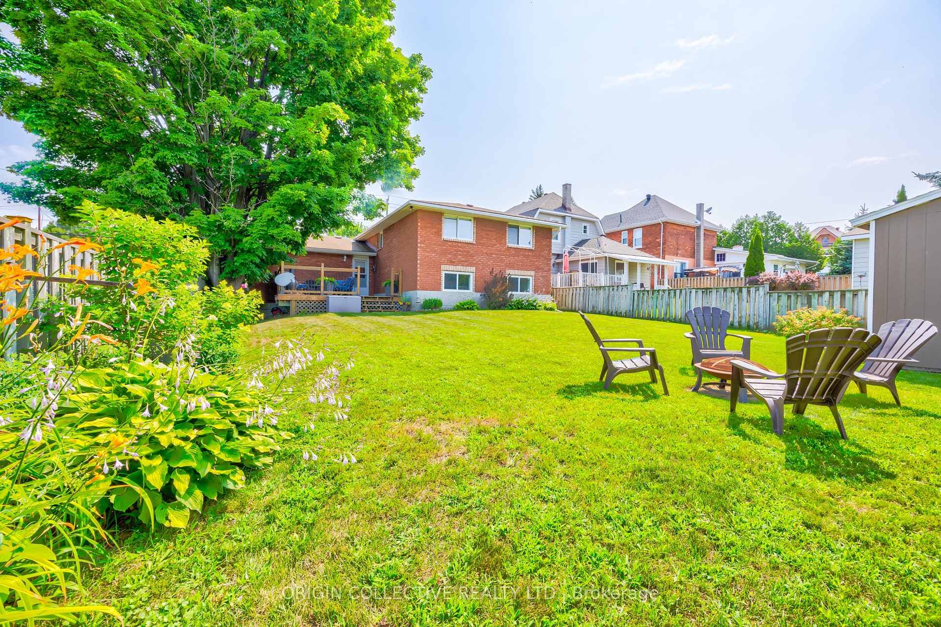 444 William Street photo 30