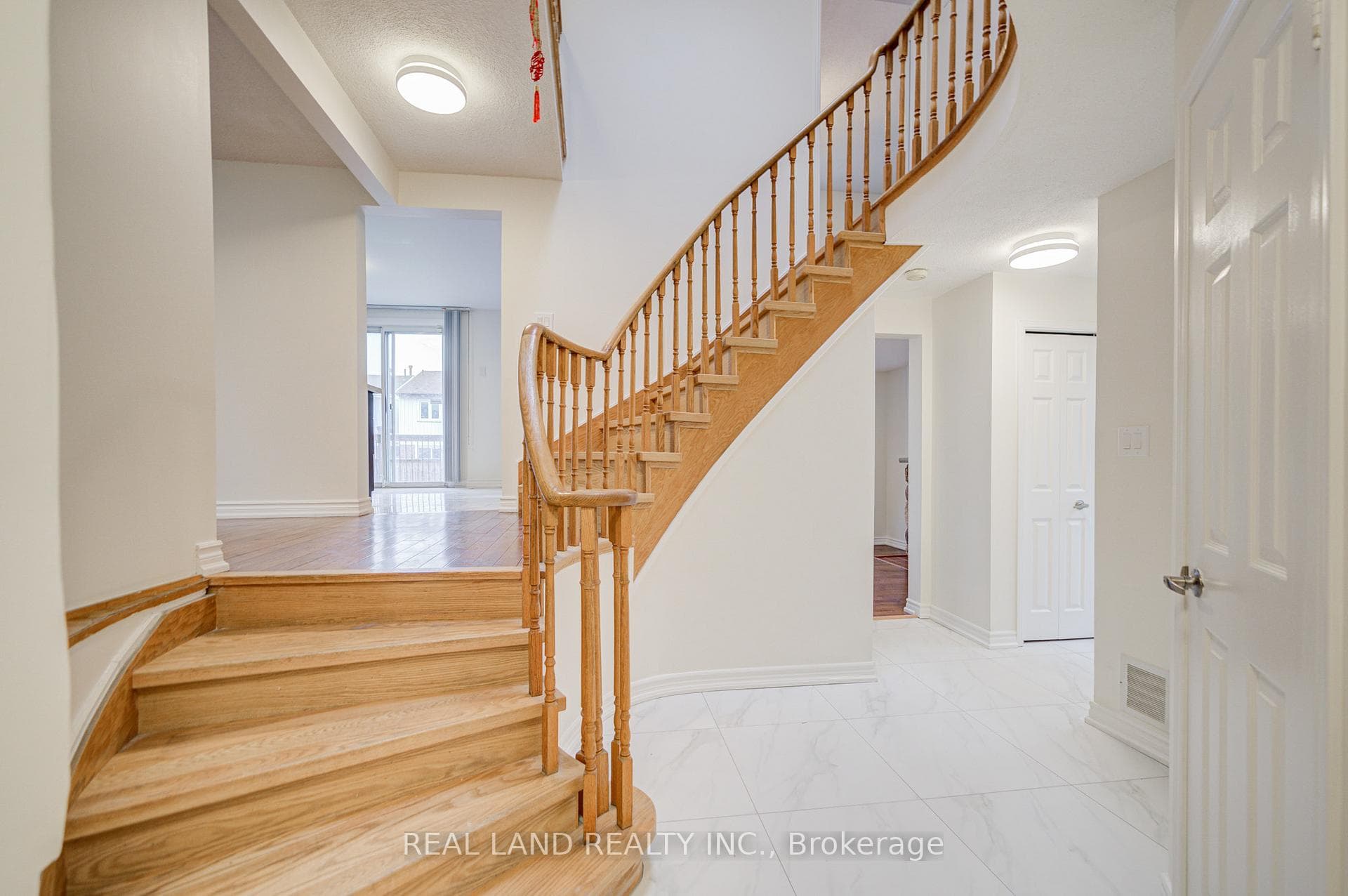 46 Wintermute Boulevard photo 7