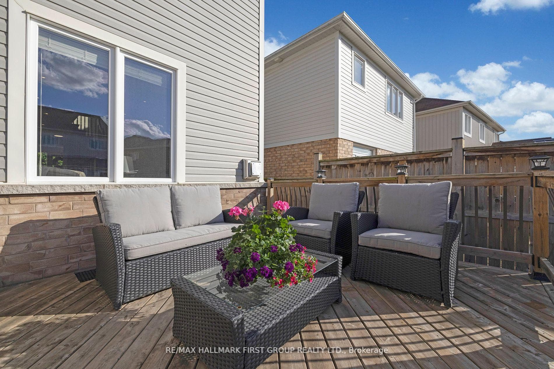 196 Glenabbey Drive photo 37