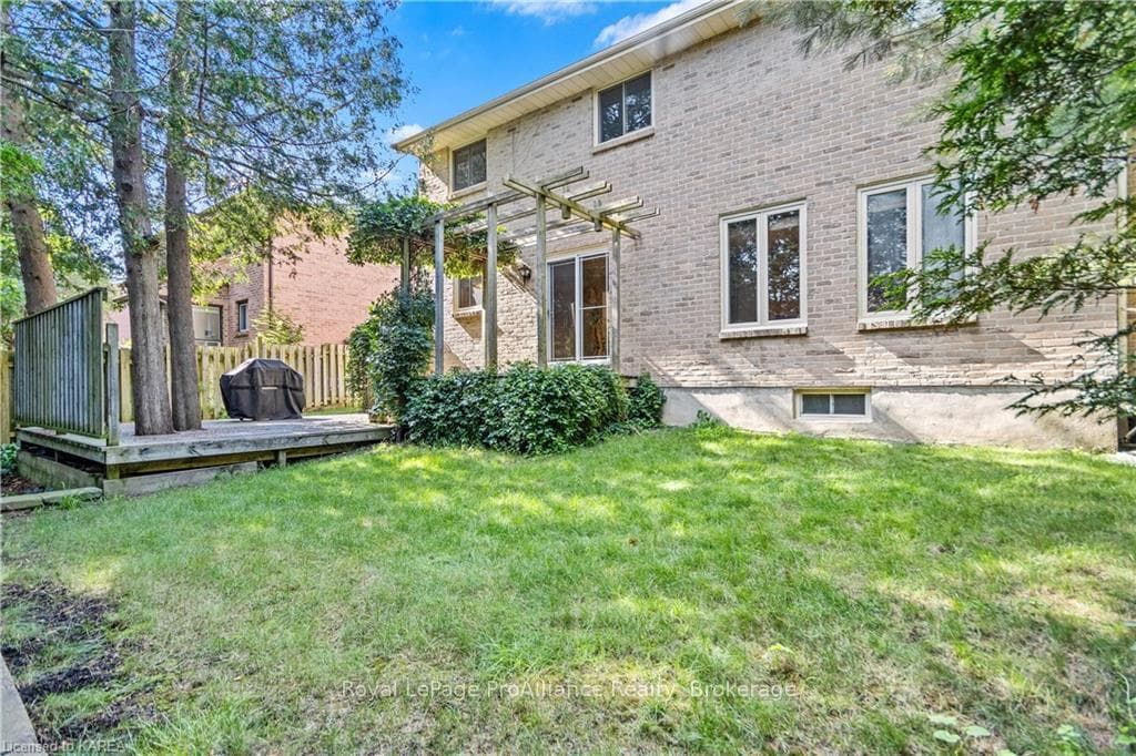 947 NEWCASTLE Street photo 38