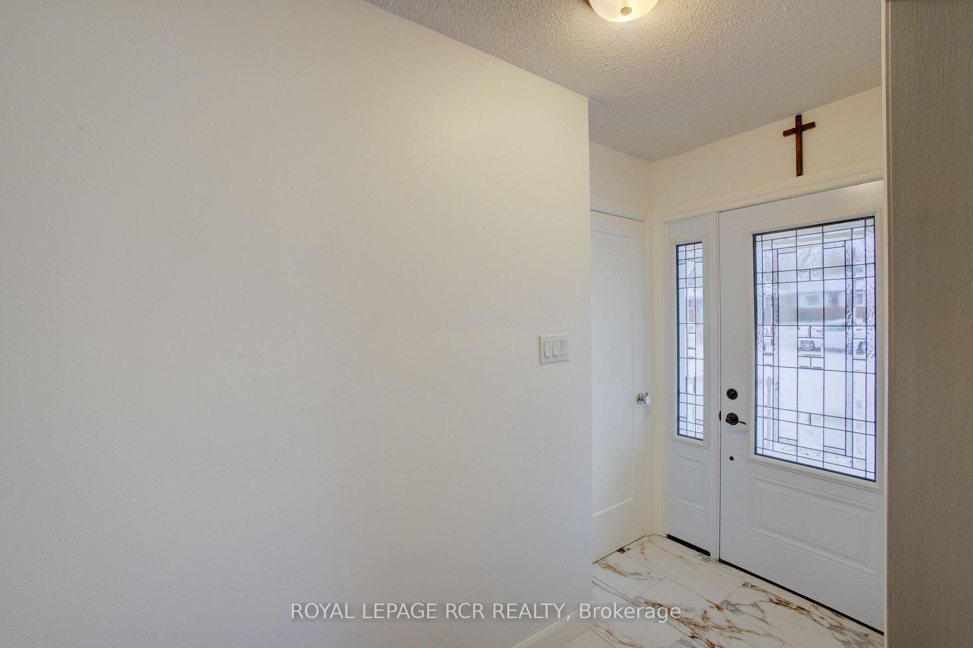 451 William Street photo 5