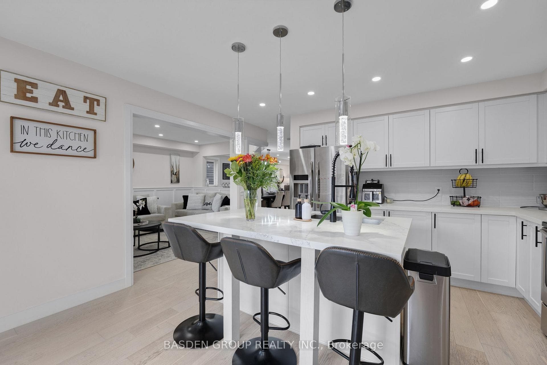 789 Miller Park Avenue photo 24