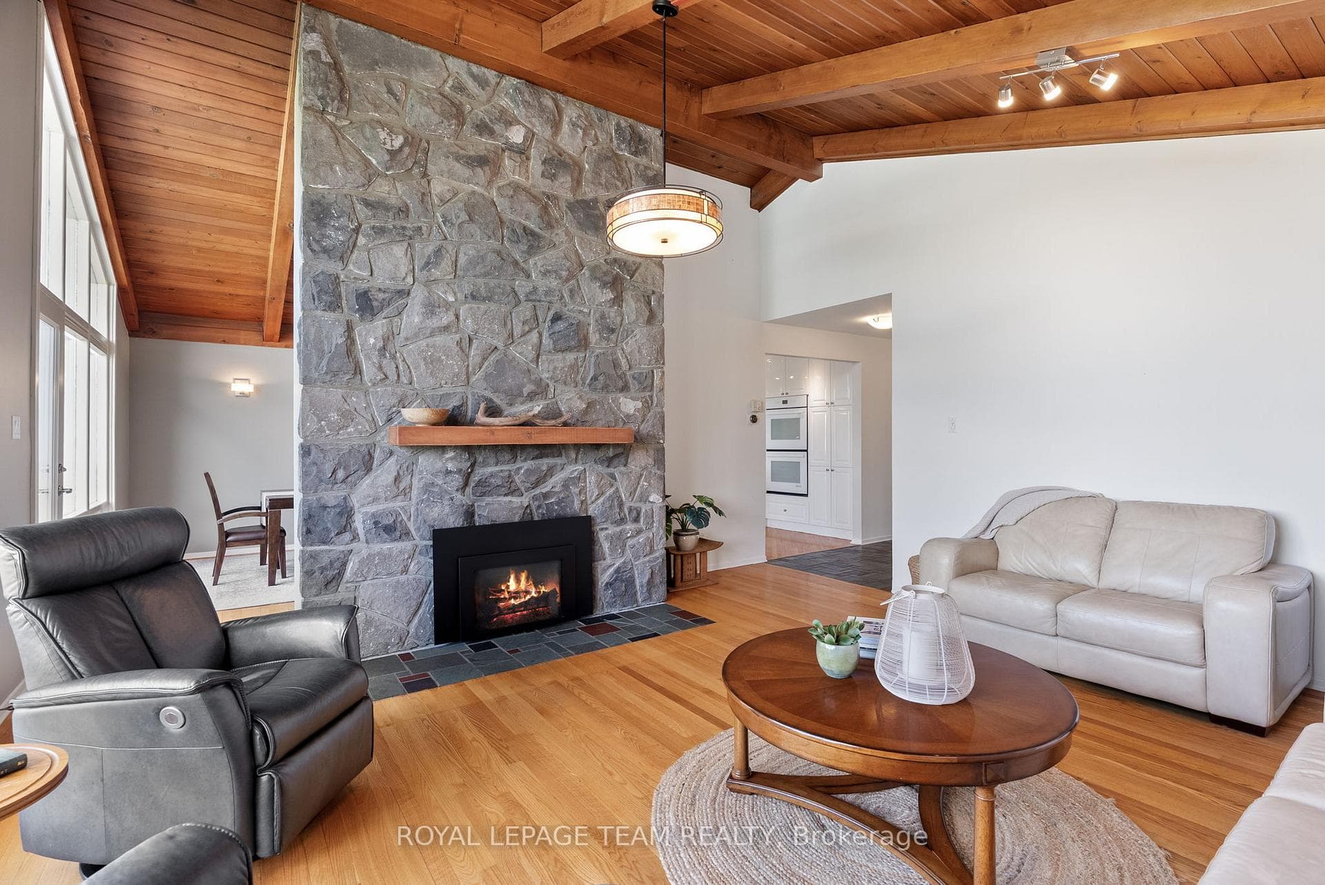 5409 Riverside Crescent photo 9