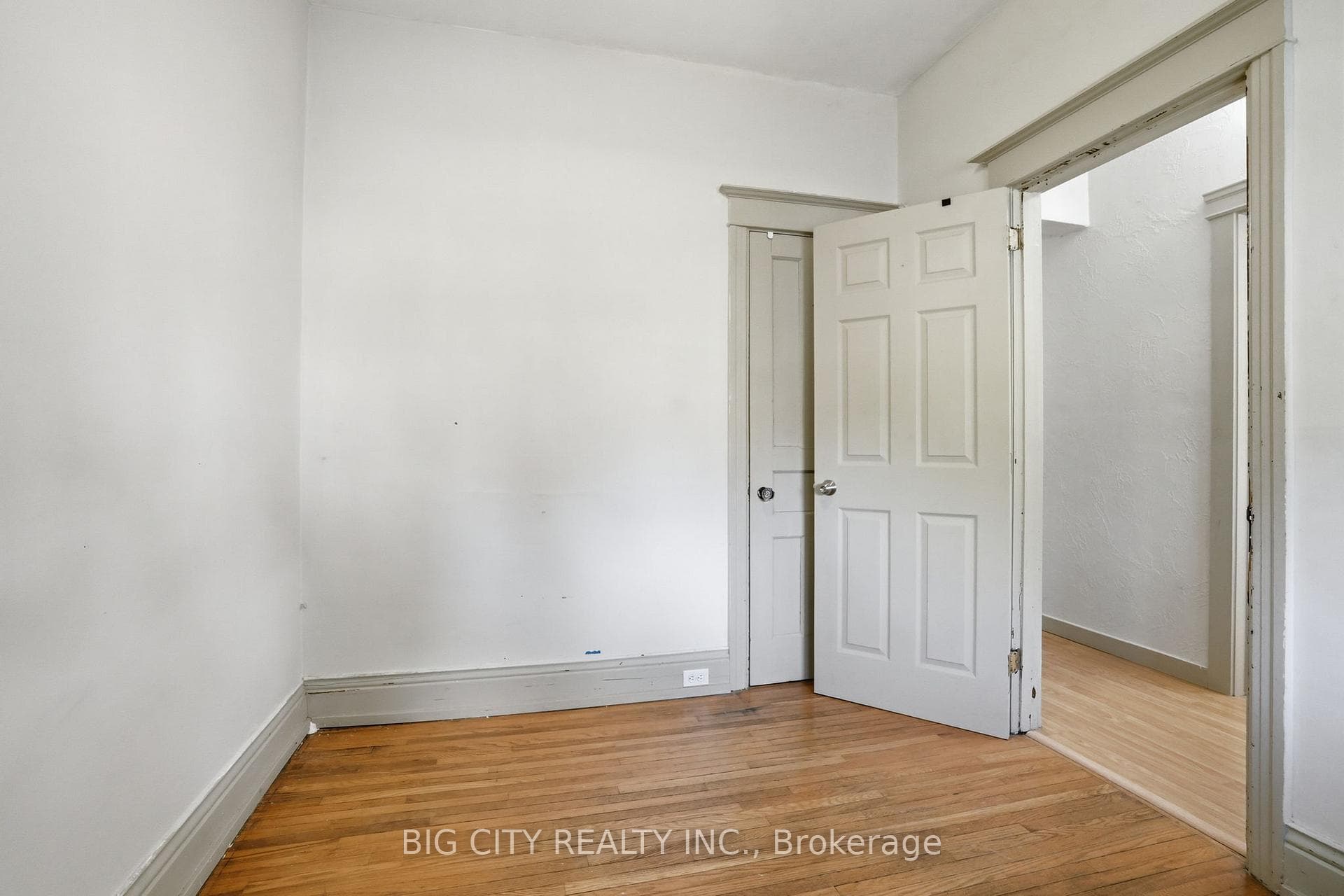 56 Holmes Avenue photo 7