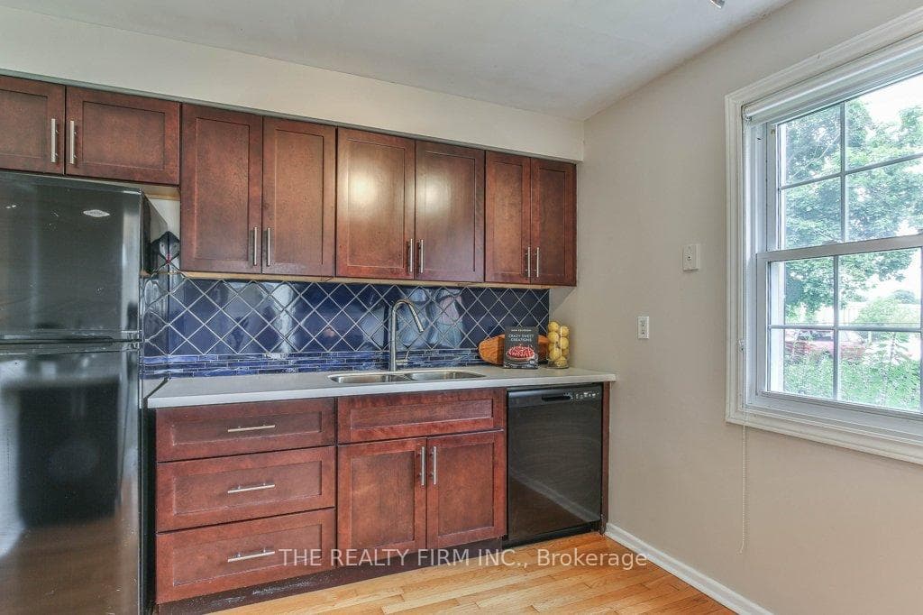 50 Guildwood Walk photo 8