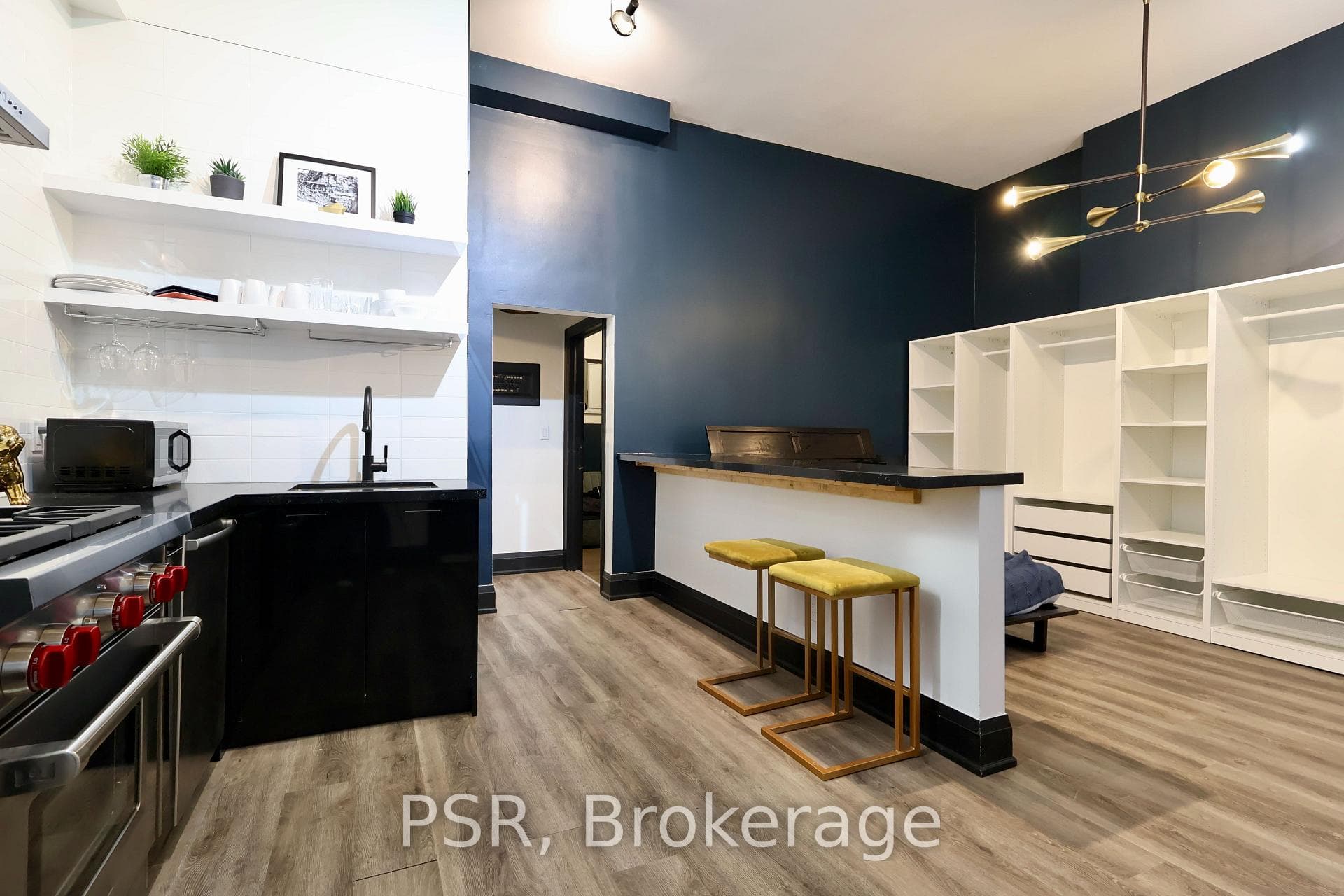631 Queen Street Unit 3 photo 4