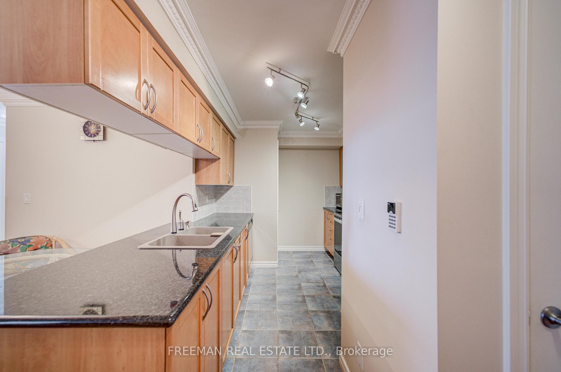 3888 Duke Of York Boulevard Unit 2331 photo 12