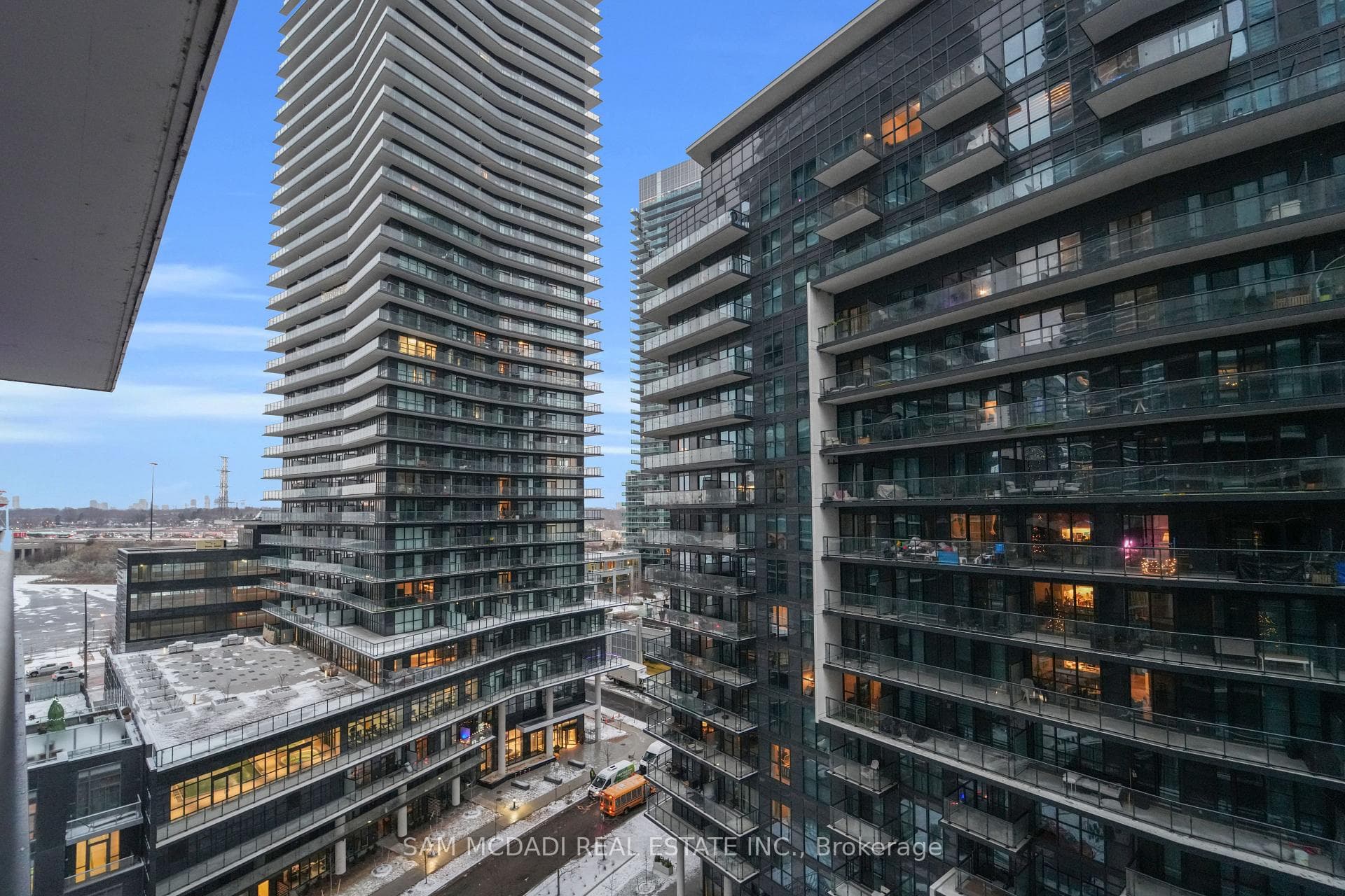 110 Marine Parade Drive Unit 1010 photo 19