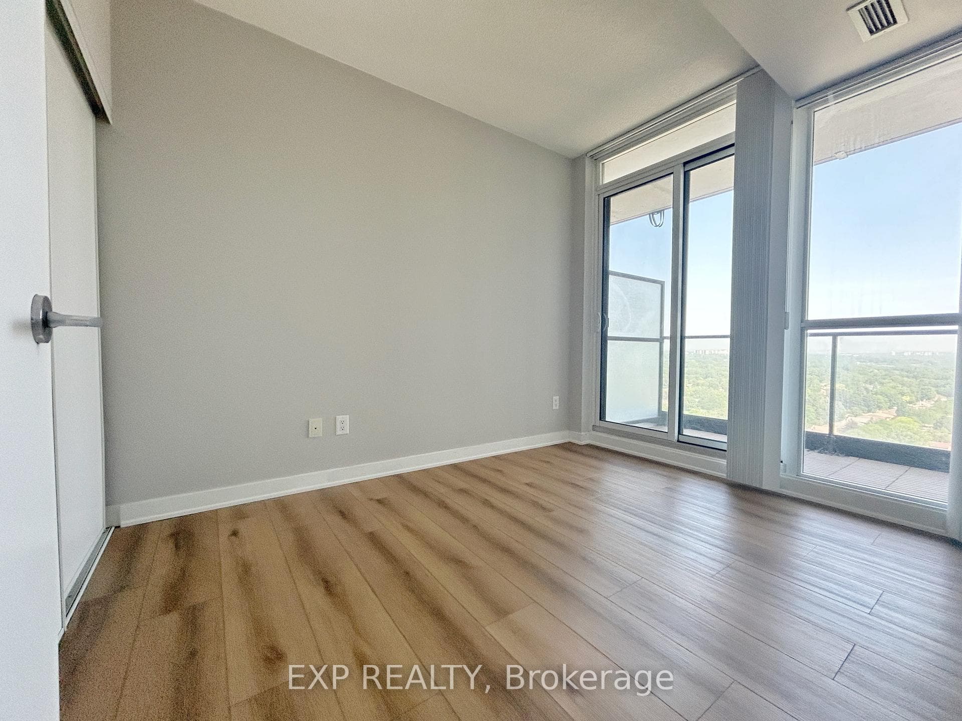 29 Singer Court Unit 2508 photo 13