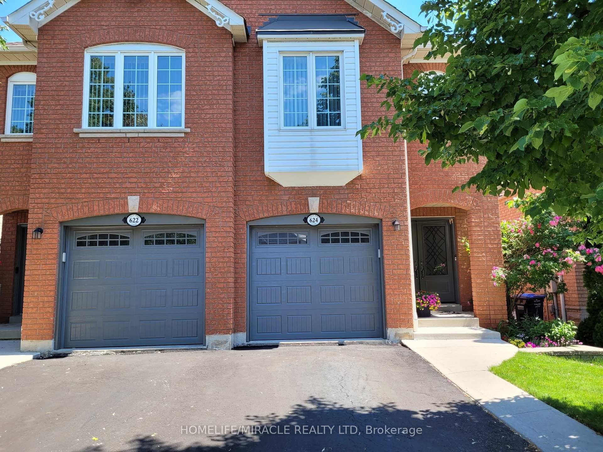 624 Dolly Bird Lane photo 1