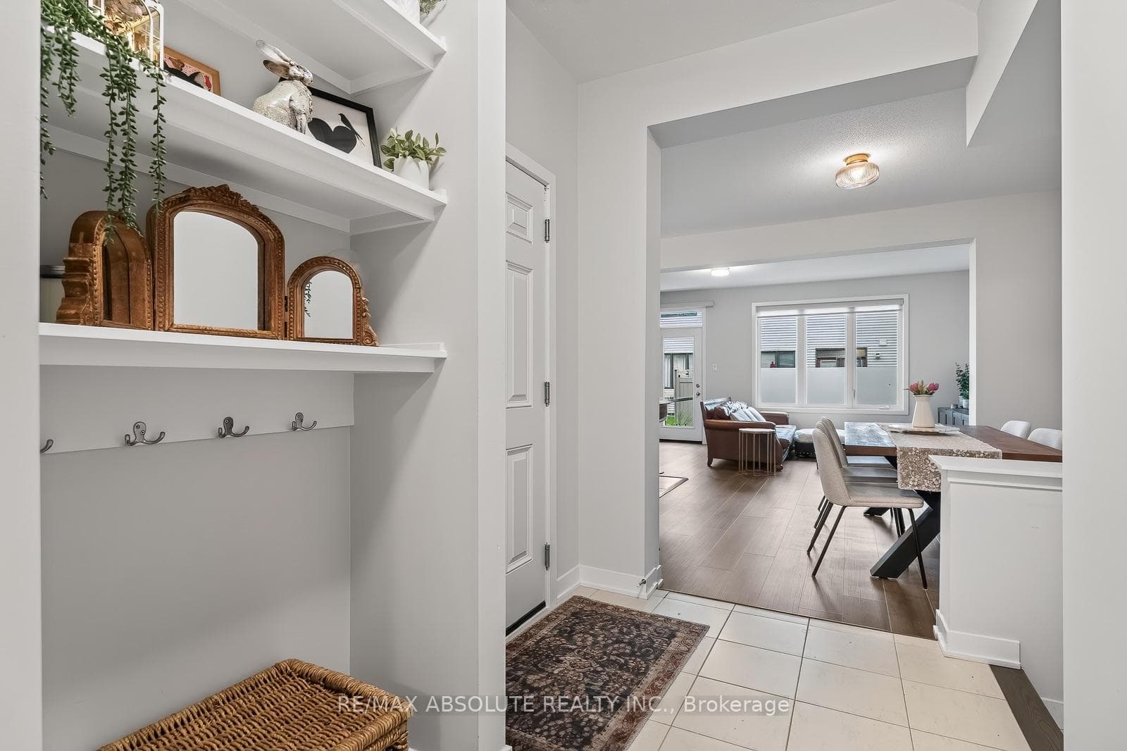 235 BILLRIAN Crescent photo 6