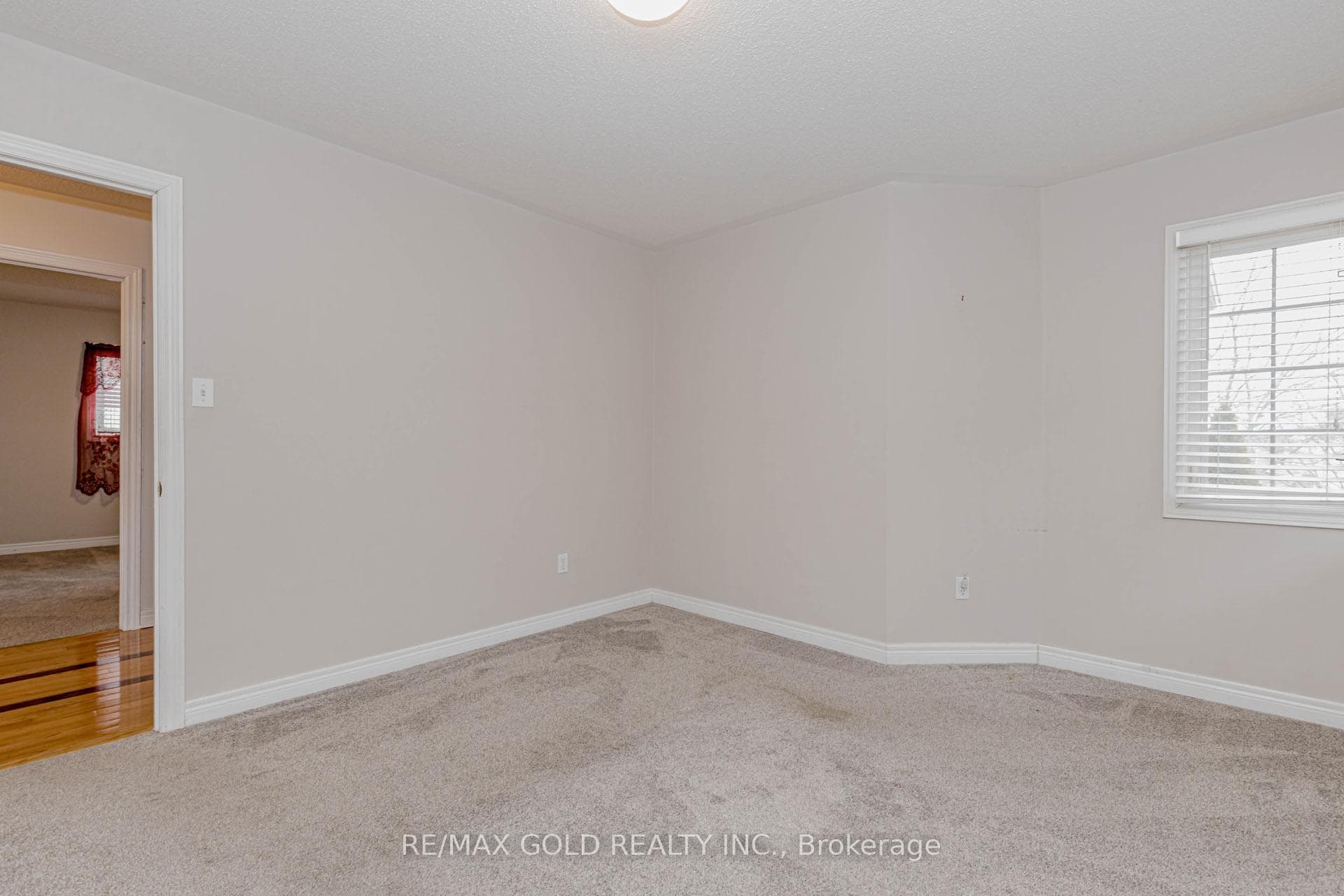 64 Mossgrove Crescent photo 30