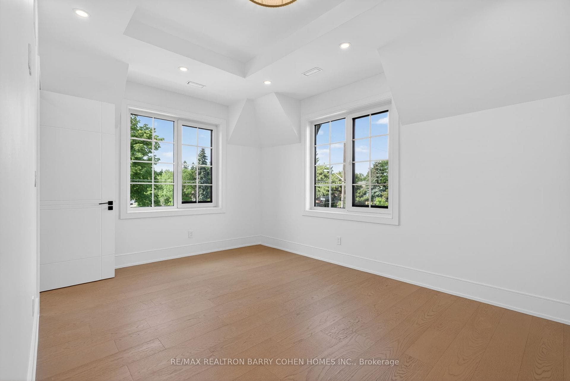 349 Ellerslie Avenue photo 37