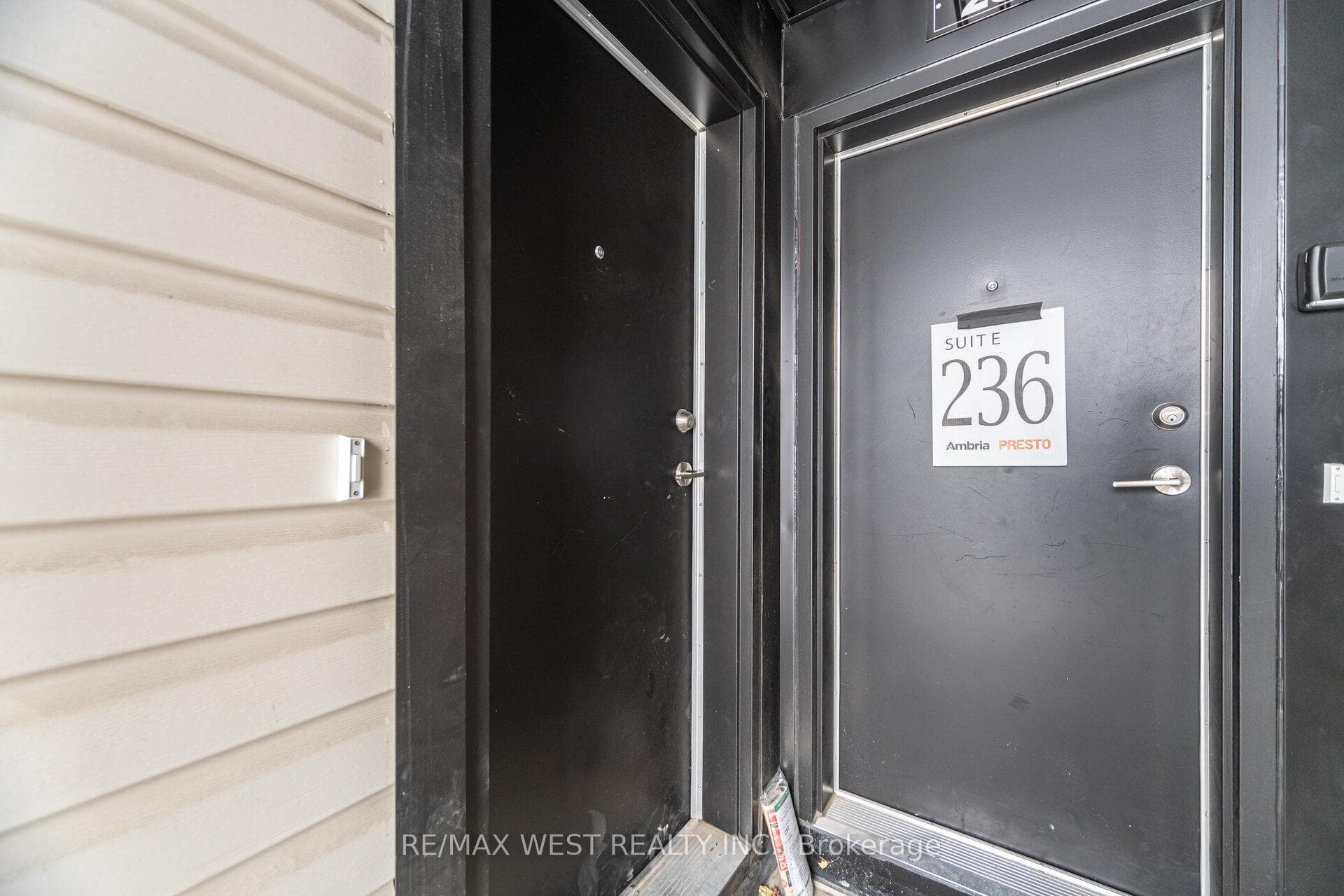 165 Tapscott Road Unit 27 photo 3