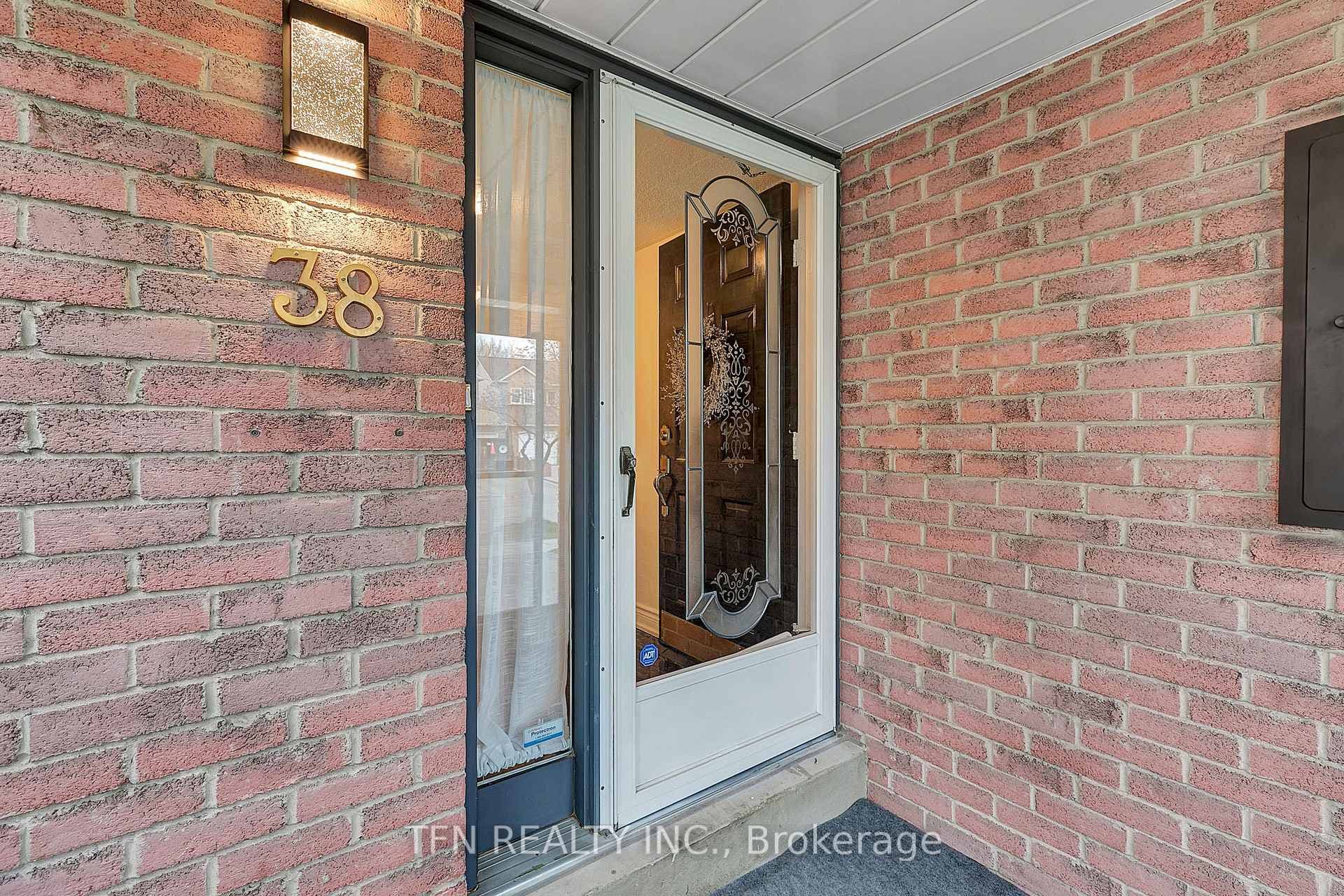 38 Bellrock Drive photo 3