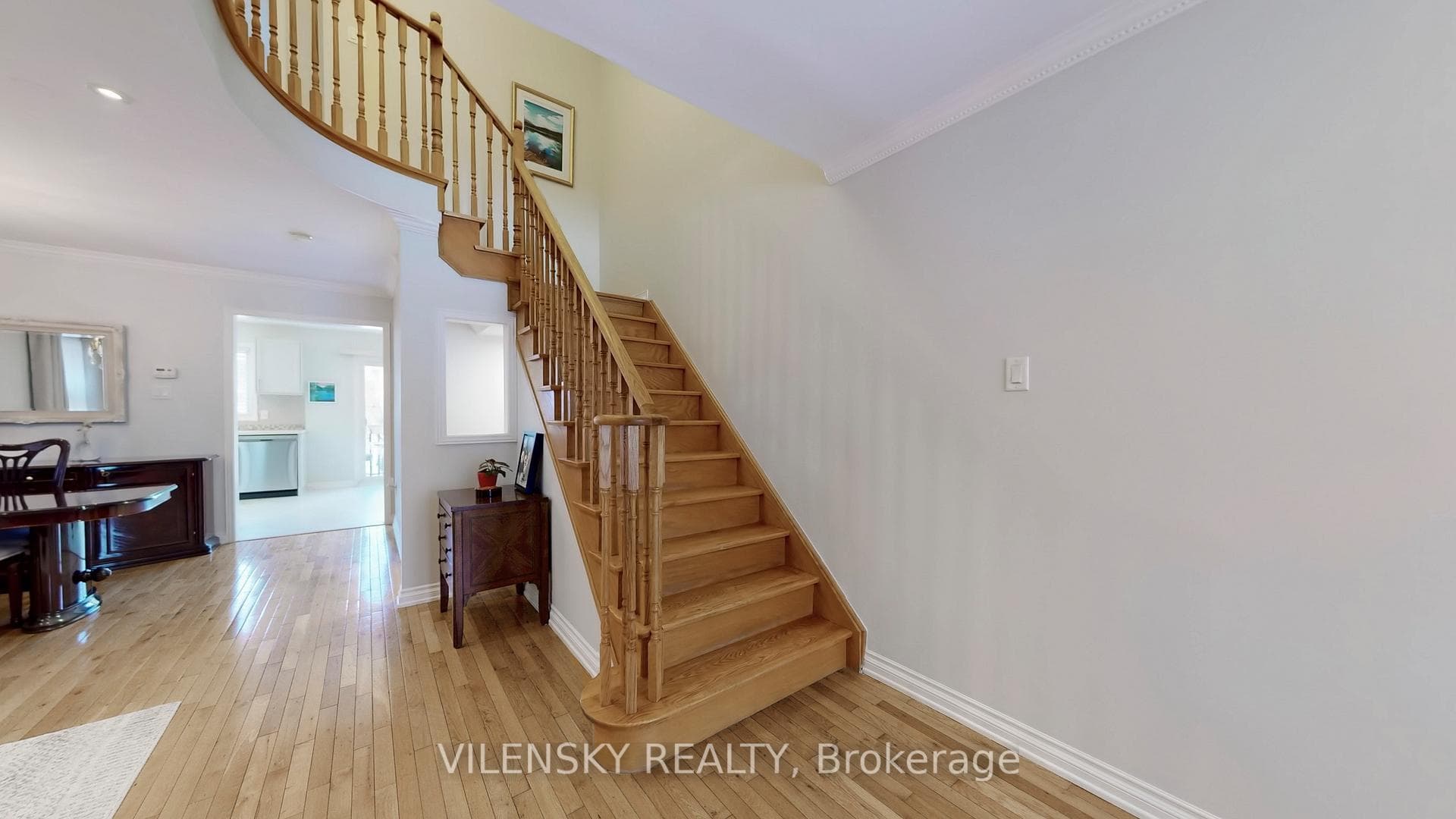 101 Foxfield Crescent photo 14