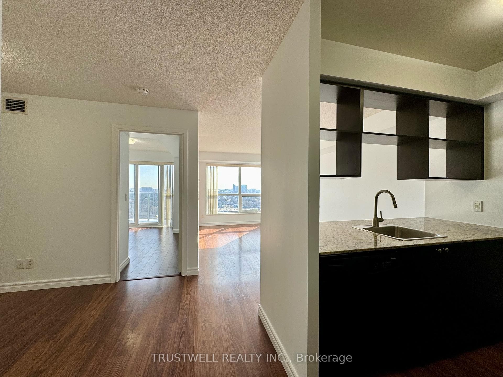 151 Village Green Square Unit 1809 photo 5