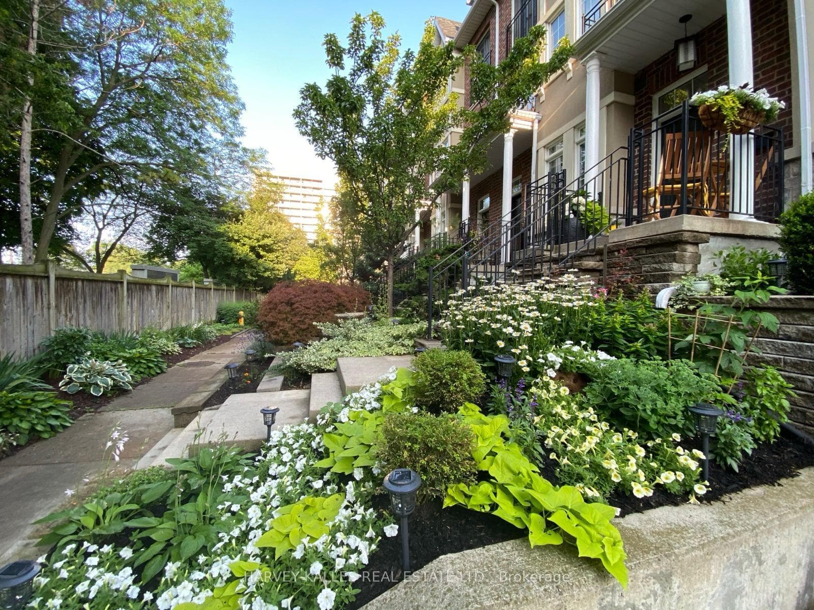 17 Peelar Mews photo 44