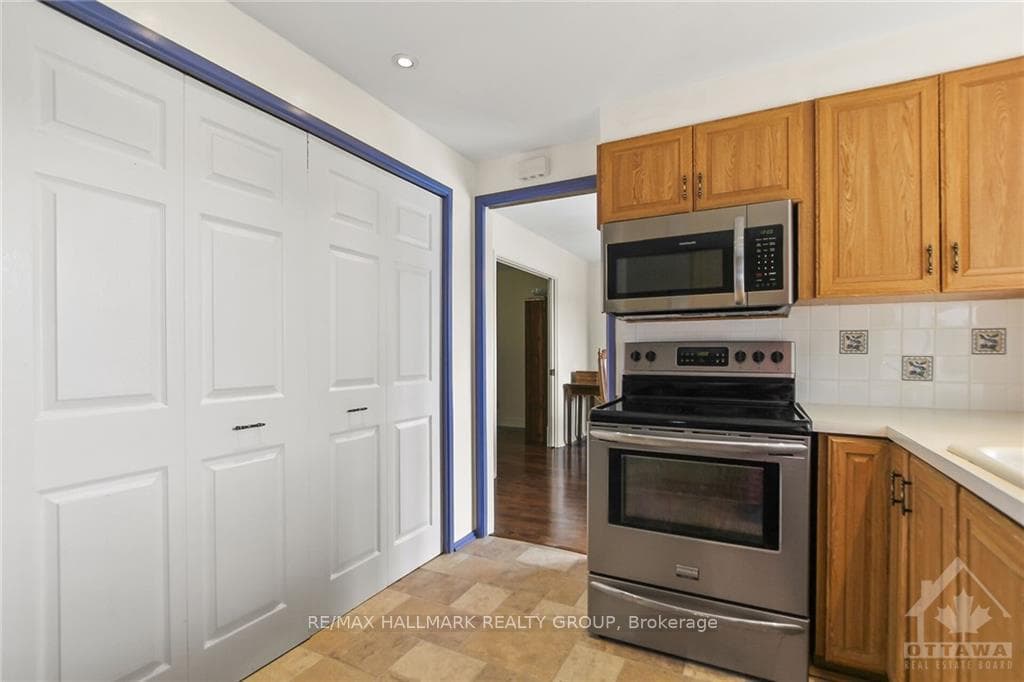 14 SELWYN Crescent photo 11