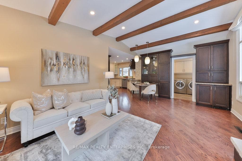 438 Temagami Crescent photo 16