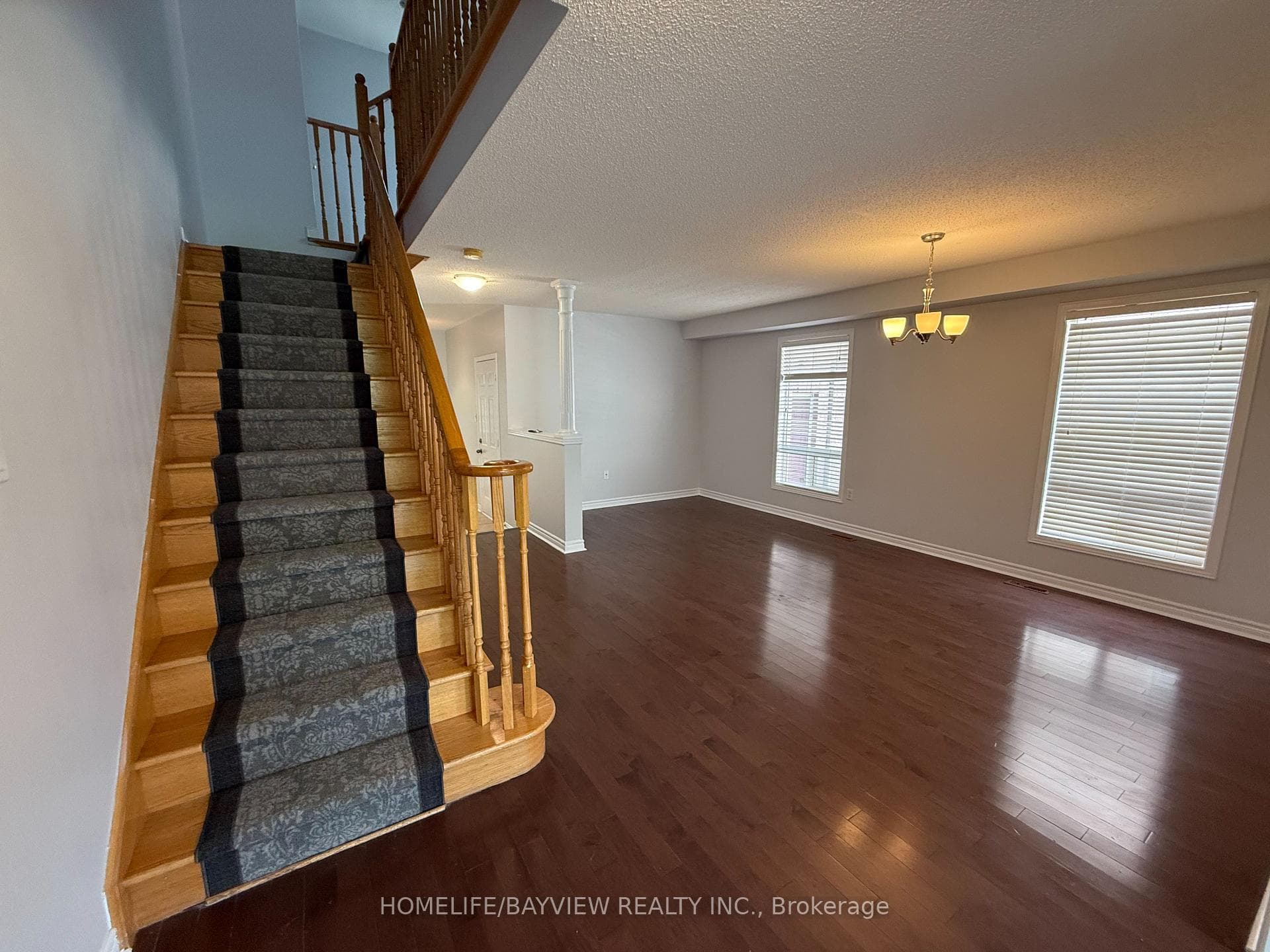 10 Selkirk Drive photo 2