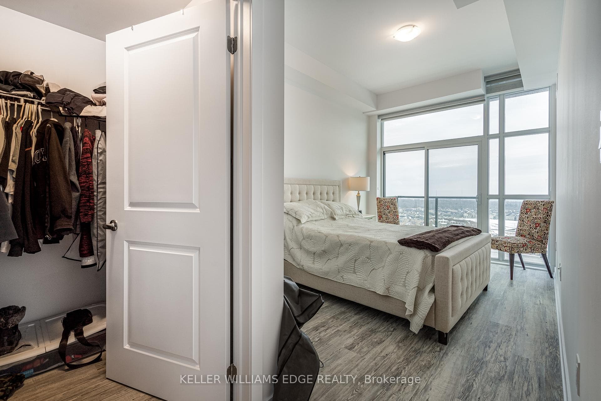 450 Dundas Street Unit 1210 photo 23