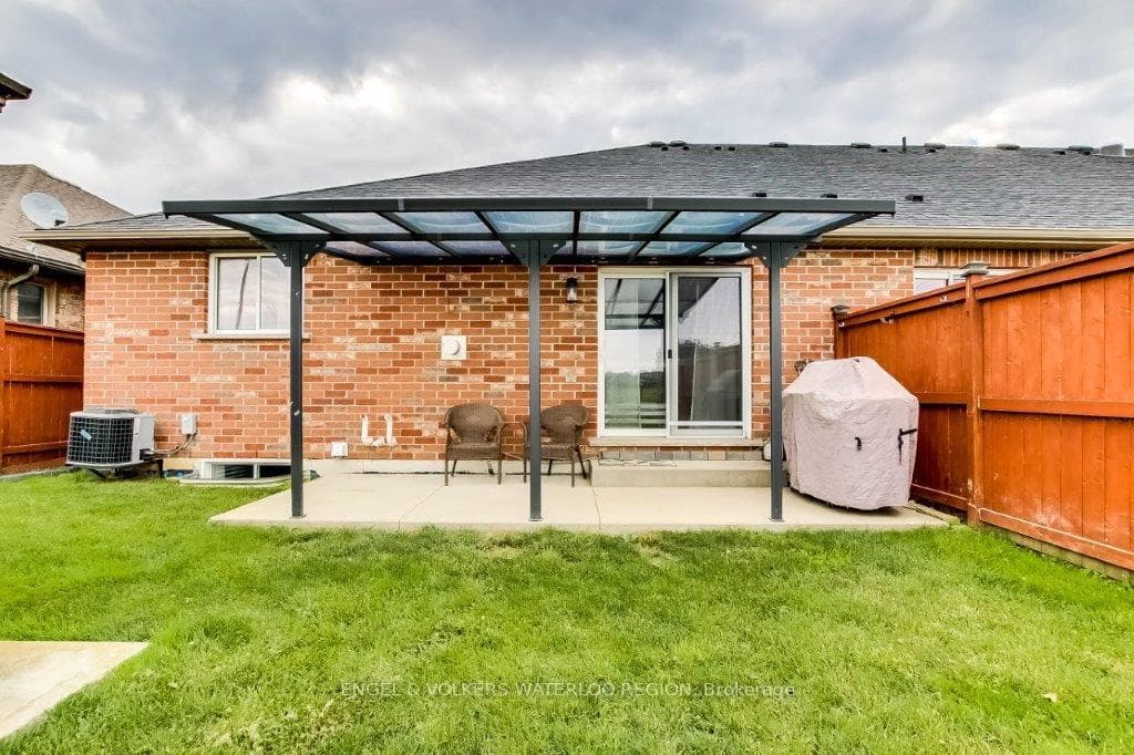 82 Kolbe Drive photo 6