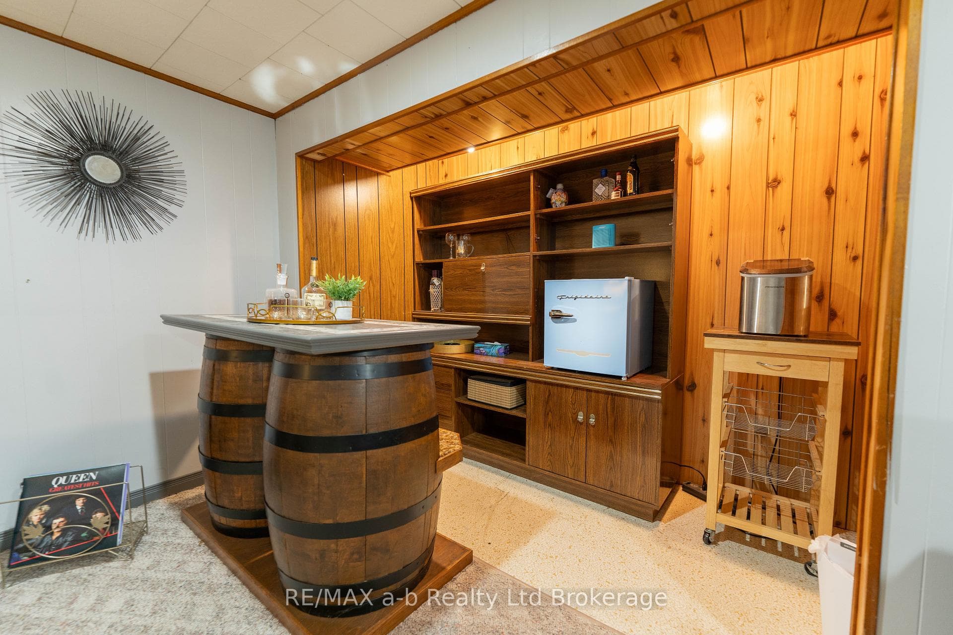 6 Camdon Court photo 29