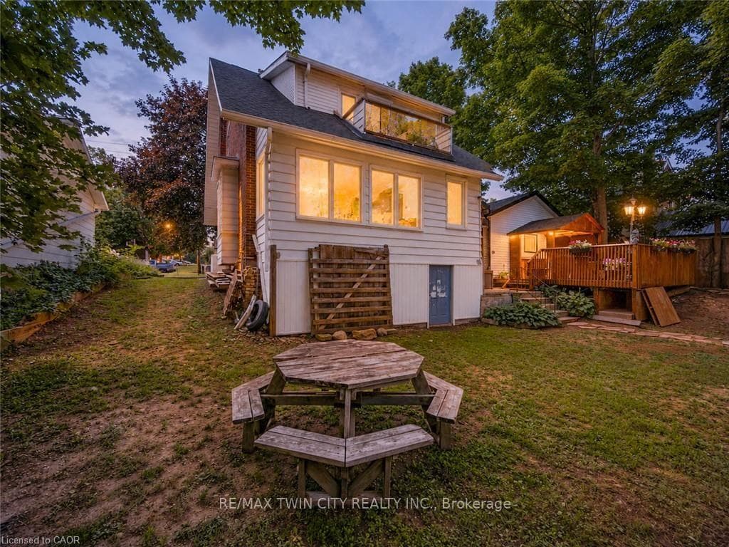 10 Hillcrest Street photo 36