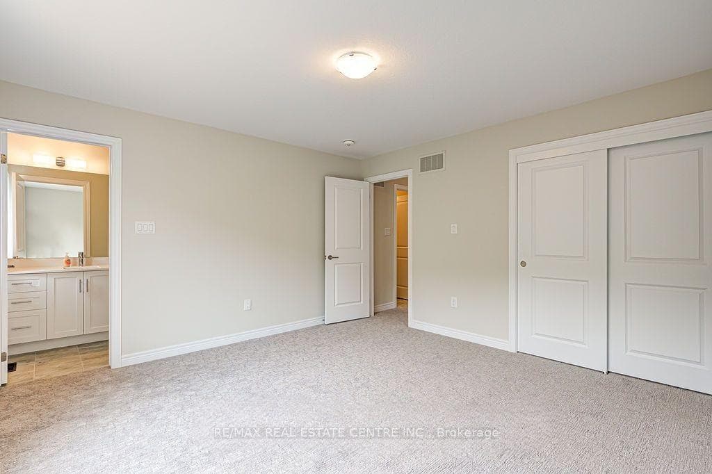 100 Hollywood Court Unit 49 photo 21