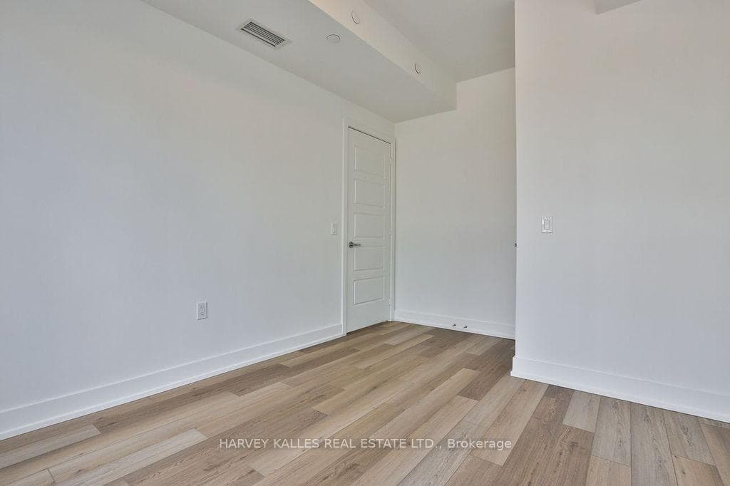 333 Sunseeker Avenue Unit 209 photo 14